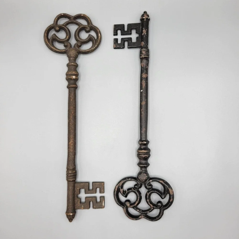 Vintage Metal Decorative Skeleton Keys Set Of 2 Black Brown 14